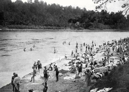 JKnurinho's tweet photo. @krugermacro @DonDonetckiy You would probably hear the same from these chillin polish people few days before 1st of  sept 1939 https://t.co/WncD6dZKsp