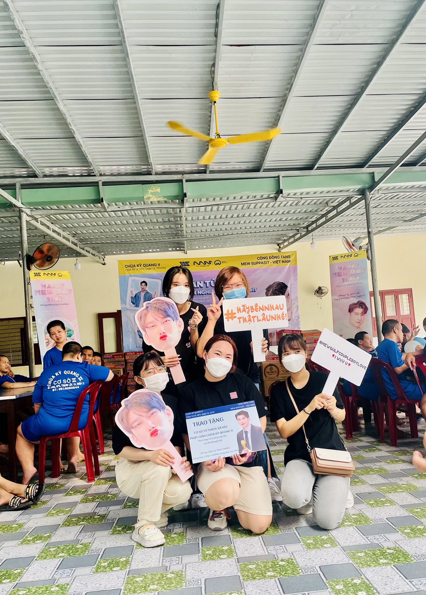 MewGulfCP9197's tweet photo. "THƯƠNG" project was held in Vietnam at the Ky Quang 2 pagoda. We've provided rice and necessities to orphans, intellectually disabled children, and the elderly, as well as do life release for fish.
#THUONG
#HappyMewDayInVietNam
#MewSupppasit
@Msuppasitstudio
@MSuppasit https://t.co/J4BsiotfJF
