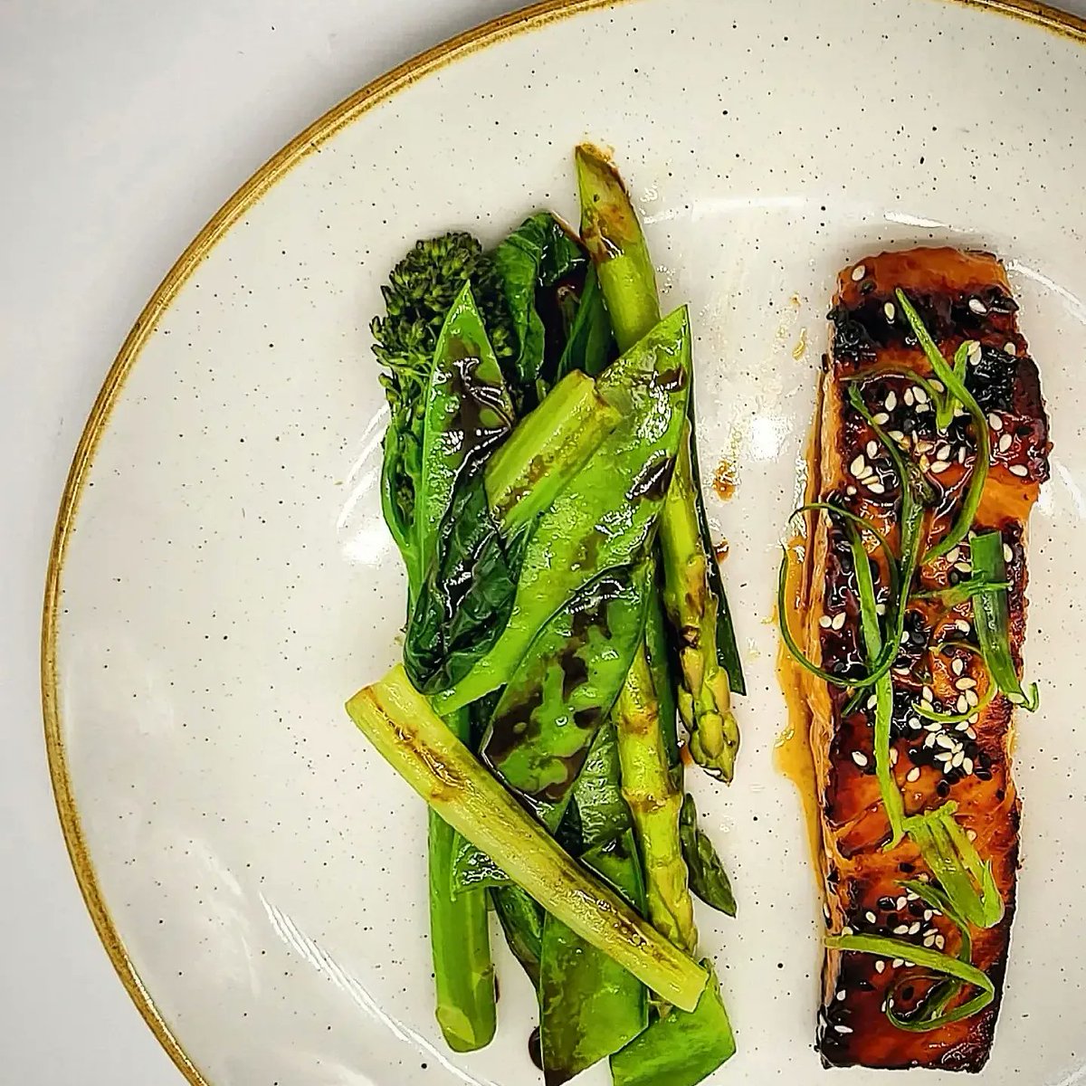 chef_exose's tweet photo. ๐ BLVD Valentines ๐
The Main Courses๐
Gochujang King Oyster Mushroom 'Scallops', Fennel, Kale ๐
Slow Cooked Beef Rump, Garlic Mash, Crispy Potatoes, Black Bean Sauce ๐ฅฉ
Teriyaki Salmon, Seasonal Greens, Soy Caramel ๐
#ExoseFood #blvdmanchester #ECGltd #throwback https://t.co/qy840L2g81
