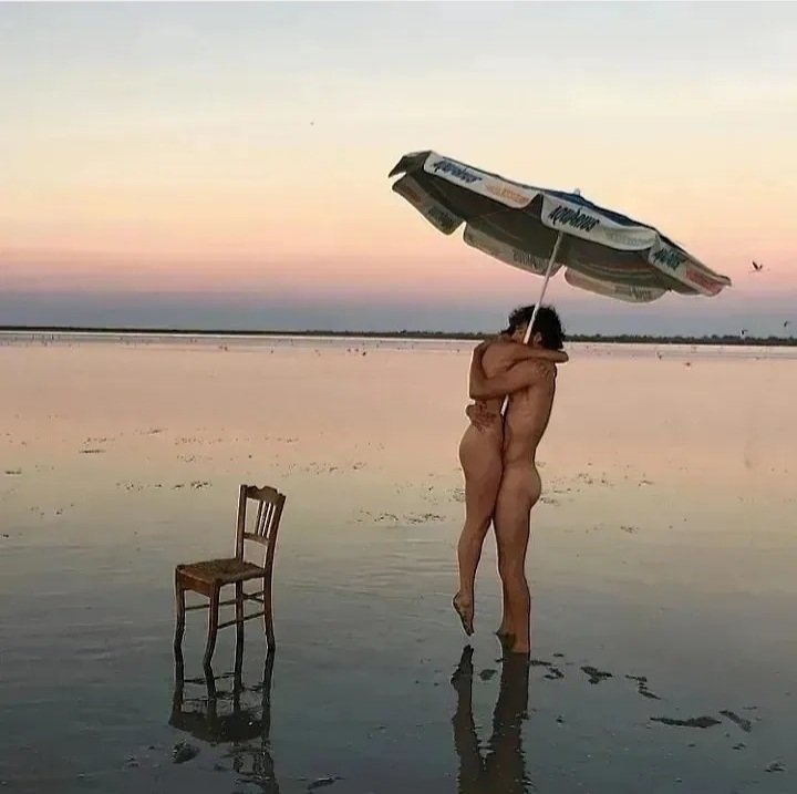 Aranchagarciam's tweet photo. 'Oh mon amour... Tu es la vague, moi I'île nue tu va et tu viens'. 

David Luraschi.
Jacquemus OW17. https://t.co/c7mwojrkCz