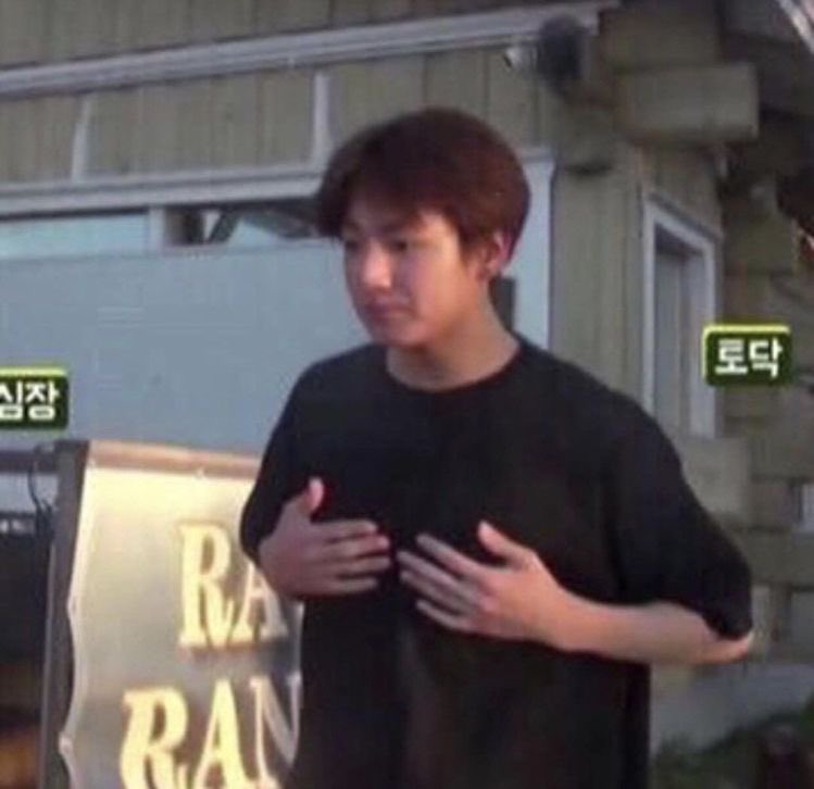 sadeemjkari's tweet photo. @BTS_twt @bts_bighit #DONTFORGETSAUDI hello we are Saudi army we want the concert in our Cinema https://t.co/E9eVlOtwig