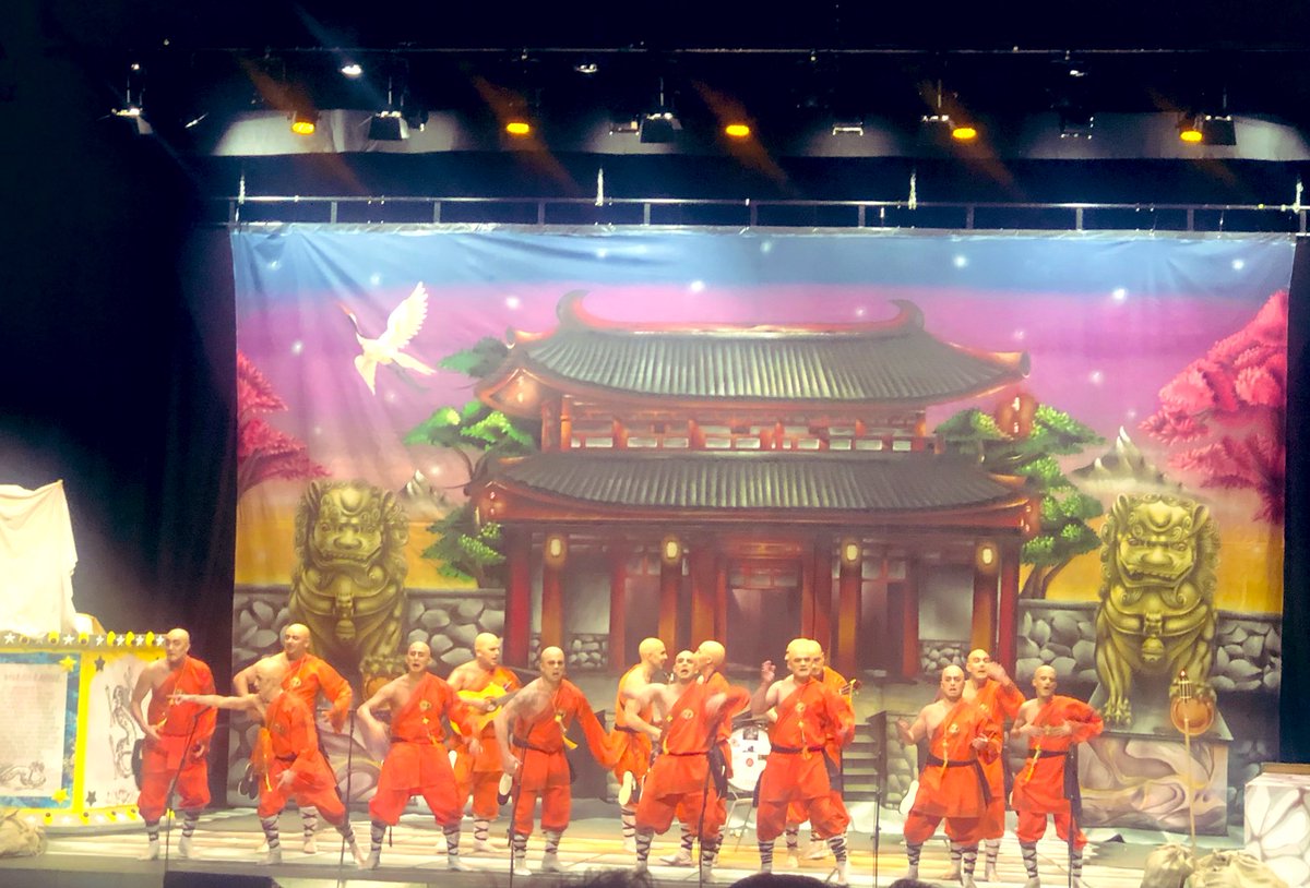 CarnavalenCOPE's tweet photo. 🧘🏼 Meditación!!

Gran actuación anoche de los @Chloscamandulas, increíbles voces con una actuación muy redonda que consiguió levantar al público en el final https://t.co/M5WkAWpre6