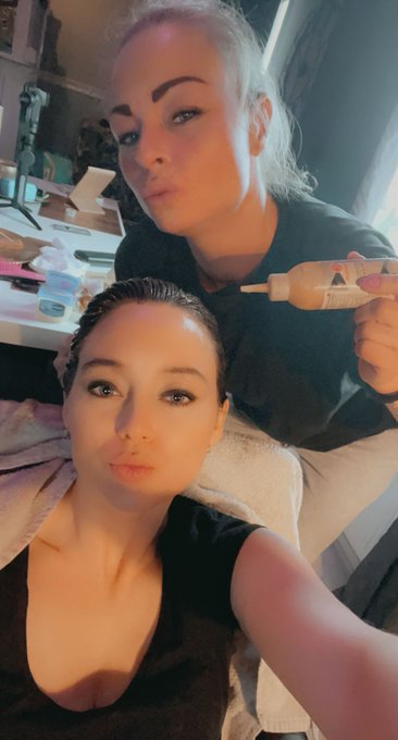 En dan komen ze opeens je haar verven 😅❤️ @SamGoud84 https://t.co/FWxhMh0kJt<a class="tags" target="_blank" title="On Twitter" href="/?out=eyJ0eXAiOiJKV1QiLCJhbGciOiJIUzUxMiJ9.eyJpYXQiOjE3MjI5ODY2NjYsImlzcyI6InR3cG9ybnN0YXJzLmNvbSIsIm5iZiI6MTcyMjk4NjY2NiwiZXhwIjoxNzU0NTIyNjY2LCJyZWRpcmVjdF91cmwiOiJodHRwczovL3R3aXR0ZXIuY29tL1NhbUdvdWQ4NCJ9.QokfDmURF18igo79xeuLxavFUUb4sbGF4G3RhHbXyYN0_vOEYVlkL3_U9Ai9ltFeC40rtqbq1EohiQ6CFLrukQ">@SamGoud84</a><a href="/tag/realloyalfans"class="tags"><span>#realloyalfans</span></a>