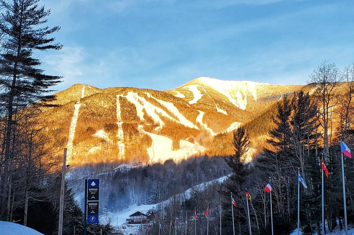 This is what we are talking about! That view, the vertical, unlimited winter fun. Your Whiteface adventure awaits.

#WhitefaceMountain #LakePlacid #SkiADK #ISkiNY #SkiTheEast #Vacation #PresidentWeek