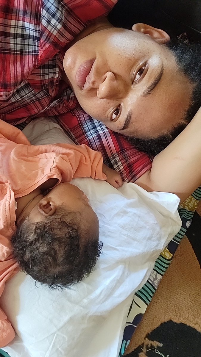 tessycath's tweet photo. Un beau soleil aujourd'hui, juste envie d'aller à la piscine. Pfff obligé de surveiller la croissance de Miléna #soleil #piscine #envie #mood #bébé #mama https://t.co/lQB0TG6yQq