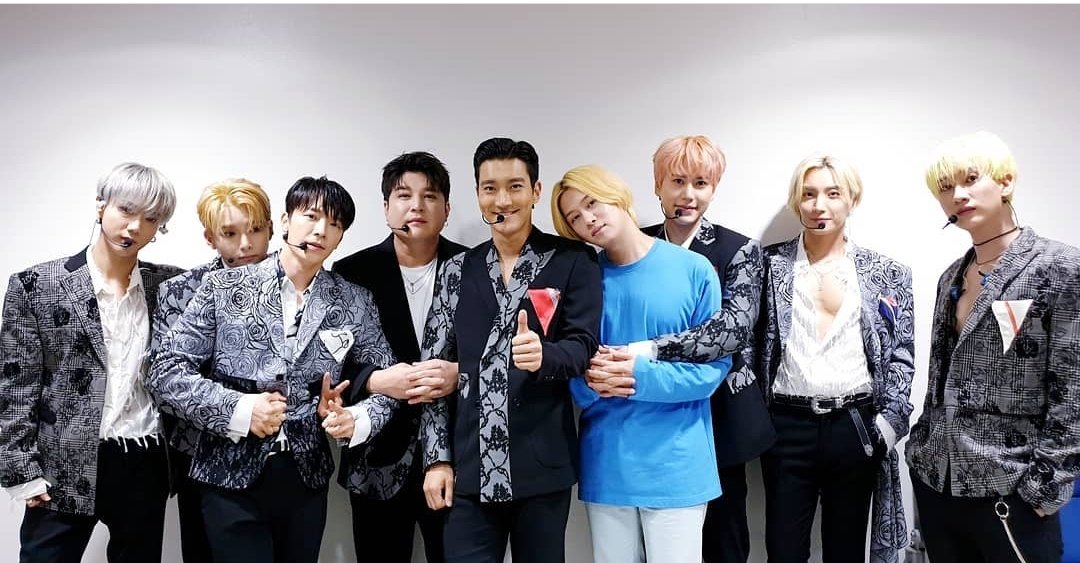 sapphirecloud1's tweet photo. The Renaissance promotion was a mess because of the multiple delays, but I still think it is the best era.
It's truly a Renaissance for Super Junior. All of the members finished military service, Heechul finally back on stage again, a lot of full team variety shows. Blessed era💙 https://t.co/Tf7TjUBgVo