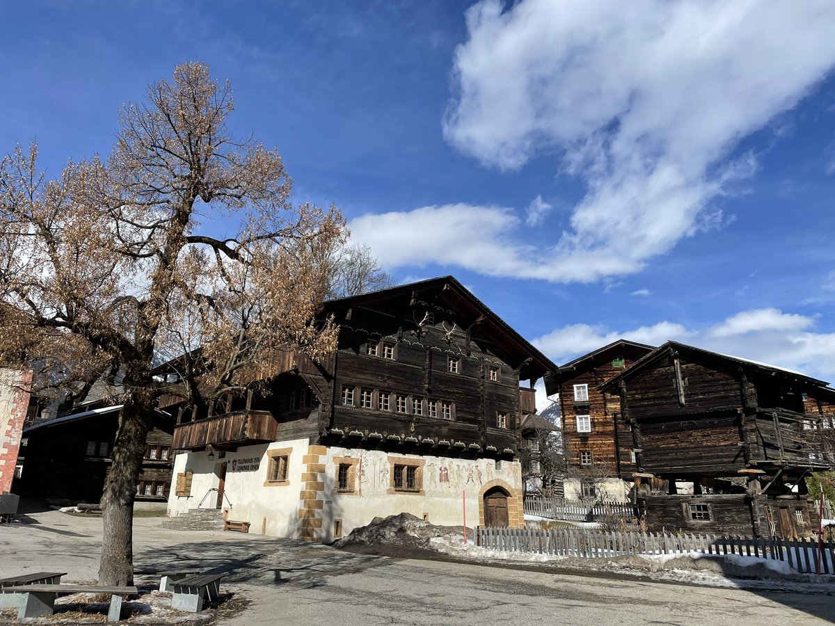 fisler's tweet photo. Sonniges #Ernen im Wallis https://t.co/RBx6FVJZsC