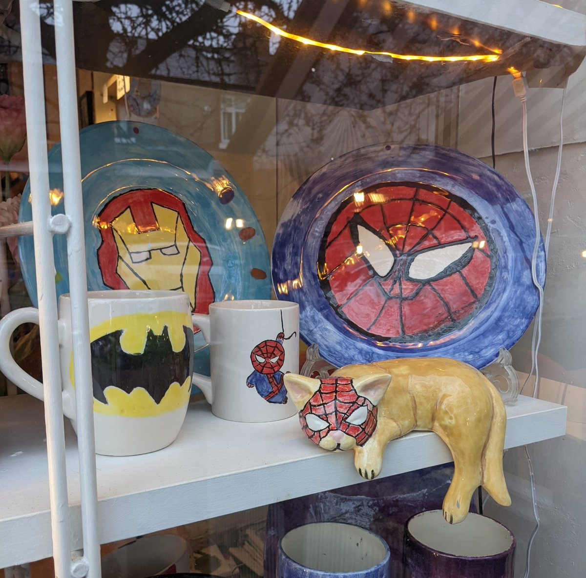 potterycorner's tweet photo. Announcement.

.....OPEN TOMORROW MONDAY....; 

We are opening Monday 21st because of rubbish weather and school holidays.
From 12 till 5.
Best to call and book if you're wanting to join in and be creative at Pottery corner.

lovin the super Hero window
see ya https://t.co/JJDa6Cv0OU