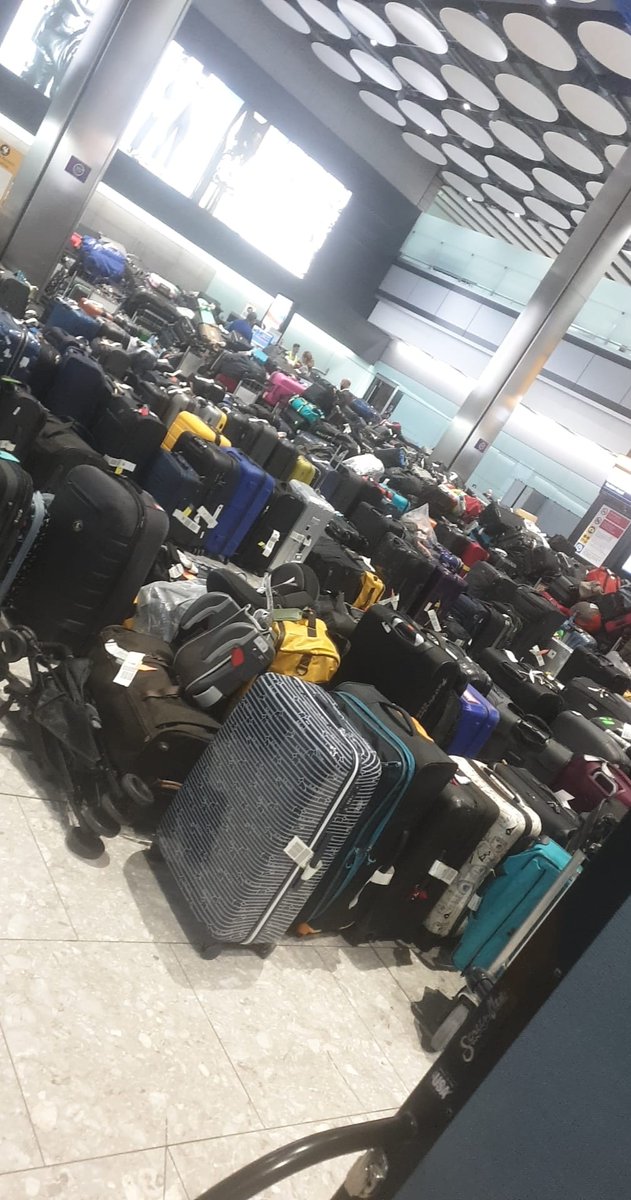UB1UB2's tweet photo. Current scenes at Heathrow T5 due to Storm Eunice https://t.co/b6gnF4kpVF