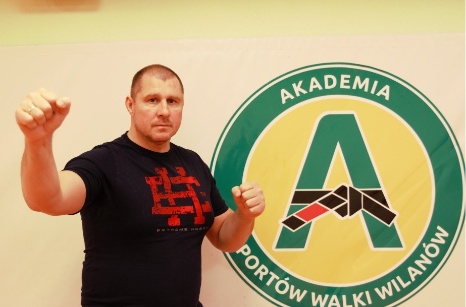 I pomyśleć, że gdyby nie ten człowiek to polskie MMA byłoby w TOTALNEJ PIŹDZIE, zarówno sportowe jak i te freakowe. Czy wam się to podoba czy nie, historii nikt nie zmieni.
G.O.A.T 🏅🇵🇱