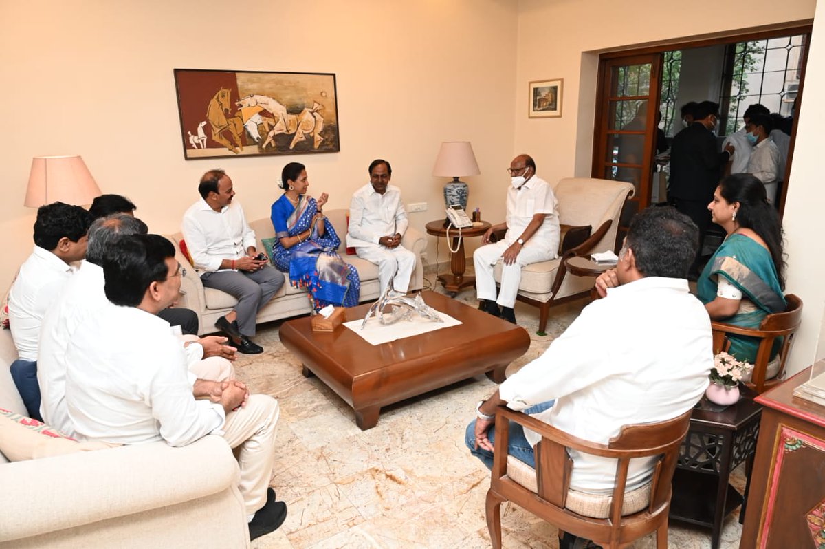 supriya_sule's tweet photo. Pleasure meeting Hon. K Chandrashekhar Rao Ji - Chief Minister of Telangana. 
@TelanganaCMO https://t.co/ZhDNIImwE2