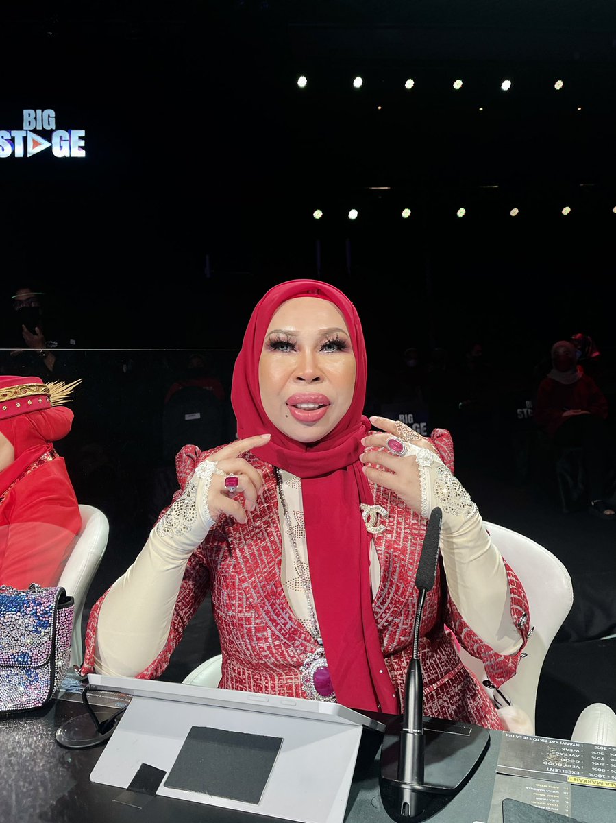 Presiden Netizen nak tanya , padah tahun 2000 uolss semua tengah buat apa? Saya jadi Cikgu sekolah cina. 

KOMEN TAU 😍 #bigstage2022