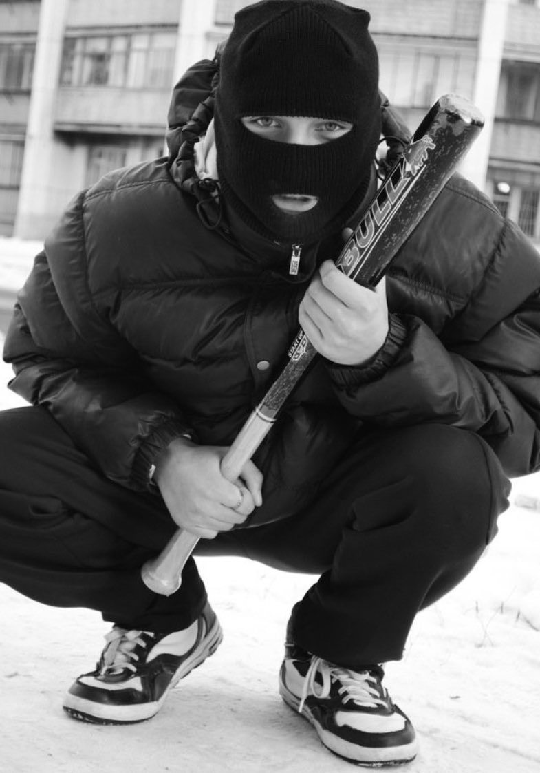 Парень бандит