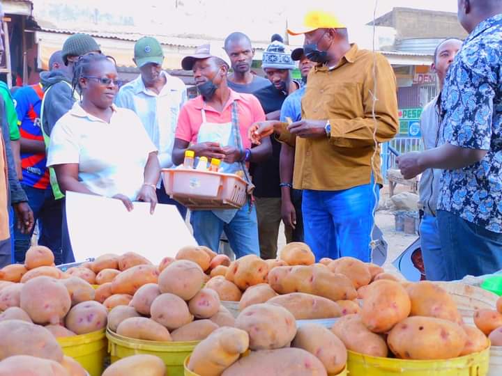 kimaningunjiri's tweet photo. Regardless of who seats at the helm of the country leadership, food as a basic necessity should remain affordable in a country with conducive environment for farming. Lower Taxes for raw materials/farm inputs, CBOs, Saccos, flexible trade agreements,industries..
#lowerfoodprices https://t.co/j8SaYsCJox