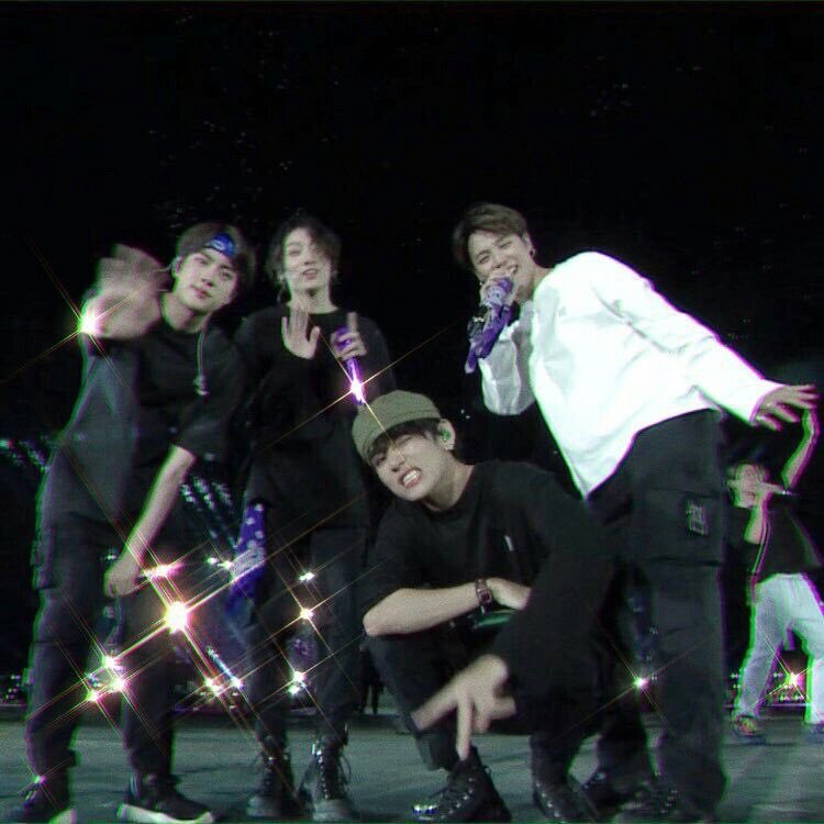 sadeemjkari's tweet photo. #DONTFORGETSAUDI #NAMJOON HELLO WE ARE SAUDI ARABIA ARMY 🇸🇦DON’T FORGET ABOUT US WE WANT YOU GUYS TO ADD OUR COUNTRY TO THE LIST WE WANT TO WATCH THE CONCERT IN OUR CINEMA TOO PLEASE GUYS HELP US SO THEY CAN NOTICE US WE ARE THE BIGGEST ARMY IN THE MIDDLE EAST😙@bts_bighit https://t.co/iUk0h72eLo