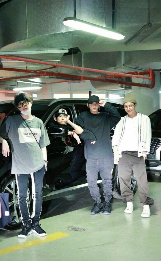 sadeemjkari's tweet photo. #DONTFORGETSAUDI #NAMJOON HELLO WE ARE SAUDI ARABIA ARMY 🇸🇦DON’T FORGET ABOUT US WE WANT YOU GUYS TO ADD OUR COUNTRY TO THE LIST WE WANT TO WATCH THE CONCERT IN OUR CINEMA TOO PLEASE GUYS HELP US SO THEY CAN NOTICE US WE ARE THE BIGGEST ARMY IN THE MIDDLE EAST😙@bts_bighit https://t.co/iUk0h72eLo