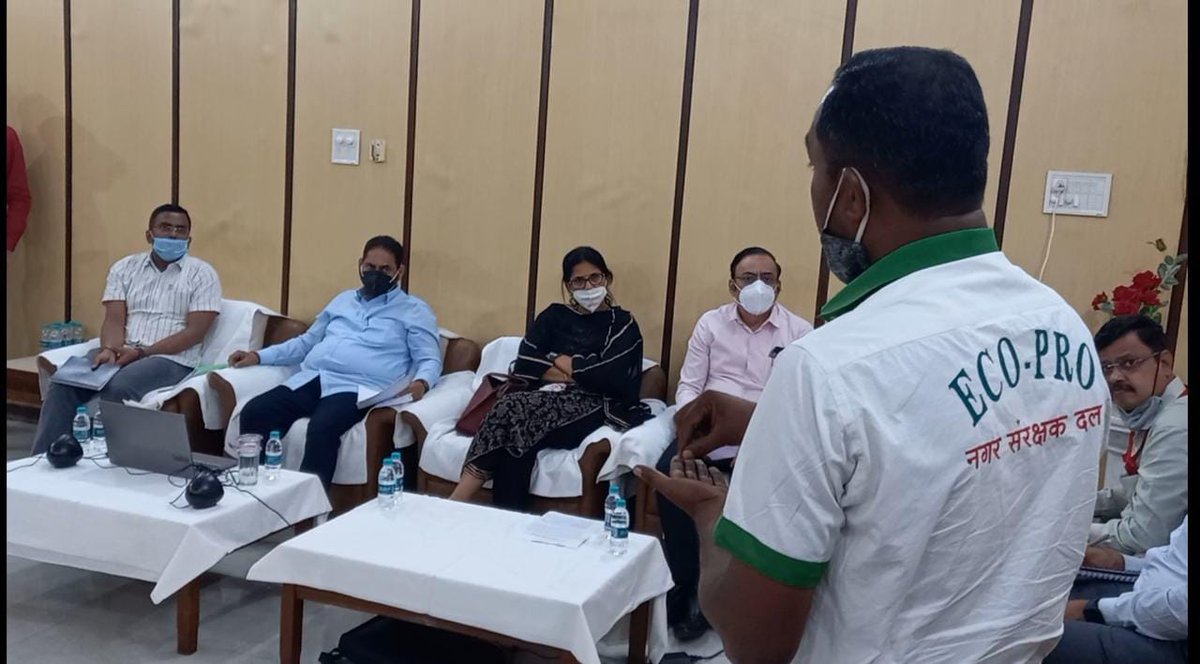 banduplan's tweet photo. #CSTPS #chandrapur 
मा. ऊर्जामंत्री @NitinRaut_INC जी विद्युत केंद्रला भेट देत बैठक घेतली, दोन्ही विभाग च्या अडचणी आणि कार्यवाही बाबत महत्वपूर्ण बैठक पार पडली. आजचीच वाघ समस्या नाहीतर, भविष्यातिल संघर्ष सुद्धा कमी करण्याच्या दॄष्टिने व्यापक �� अभ्यासपूर्ण नियोजन वर सूचना दिल्या https://t.co/ichYhTOf98