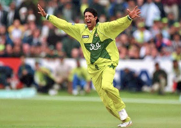 Waqar Younis tweet media