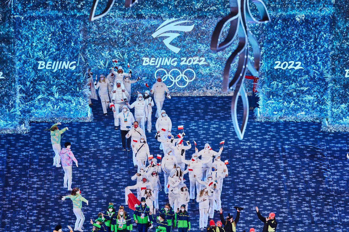 pkolpl's tweet photo. Przewodniczący #MKOl Thomas Bach oficjalnie zakończył XXIV Zimowe Igrzyska Olimpijskie #Pekin2022‼️
Polska kończy je z 🥉 medalem Dawida Kubackiego w skokach narciarskich‼️
Dziękujemy Polskiej Reprezentacji Olimpijskiej za walkę, fair play i oddane serce‼️

#silnirazemTeamPolska https://t.co/MKiFjse96Z