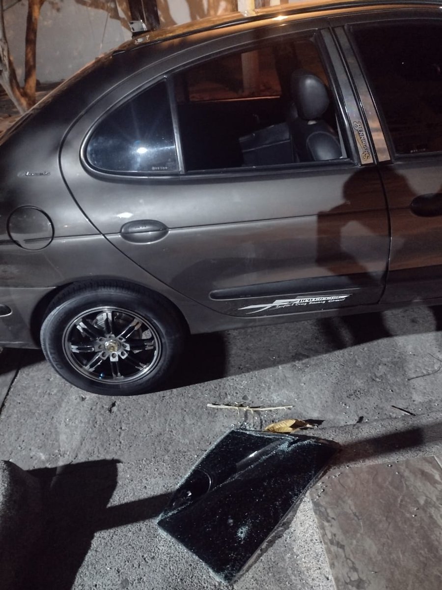 aralfa21's tweet photo. Me tocó ¡Que inseguridad tan brava! Pero bueno, espero hagan pedagogía y repartan los tarjetones que era lo único que había en el bolso que se llevaron. https://t.co/NqR6zieojp