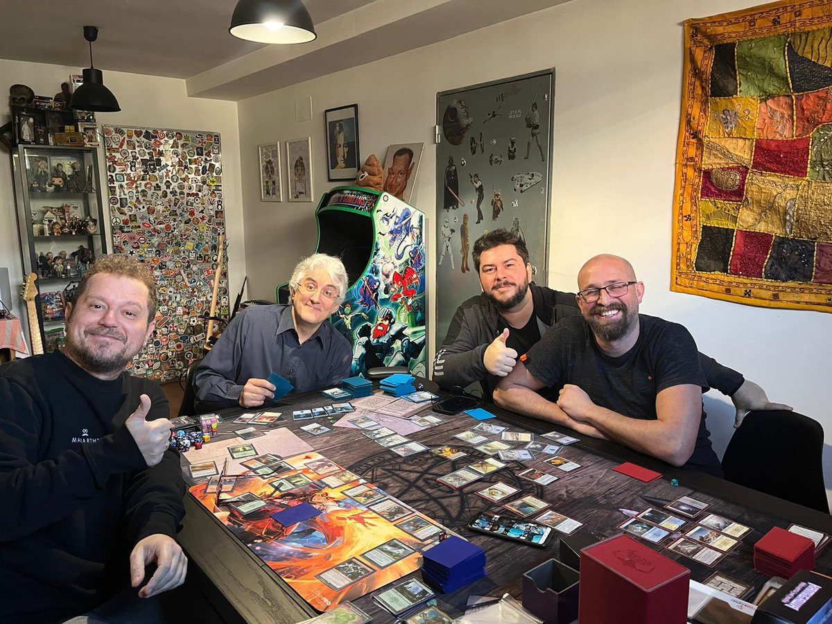 elmonaguillo's tweet image. Mañana jugona de Magic Commander!!!! @Frikidoctor @NeoGeneration @jmasensiom