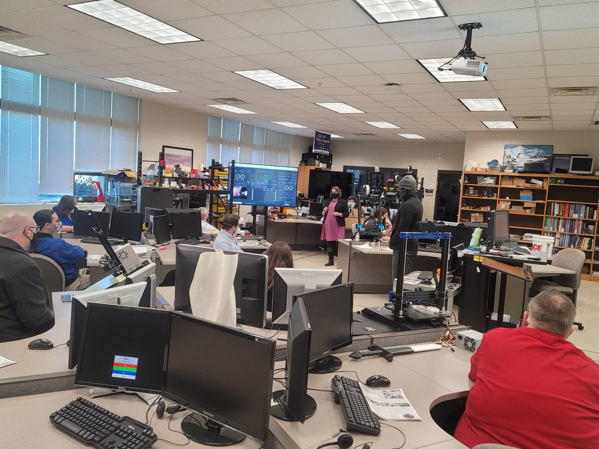 scclab115's tweet photo. We were pleased to host the Challenger Learning Center of Kentucky team this week. There were some really great discussions about #additivemanufacturing and #VR. Possibly even some future collaborations. We look forward to seeing what happens next. https://t.co/7osM917O2J