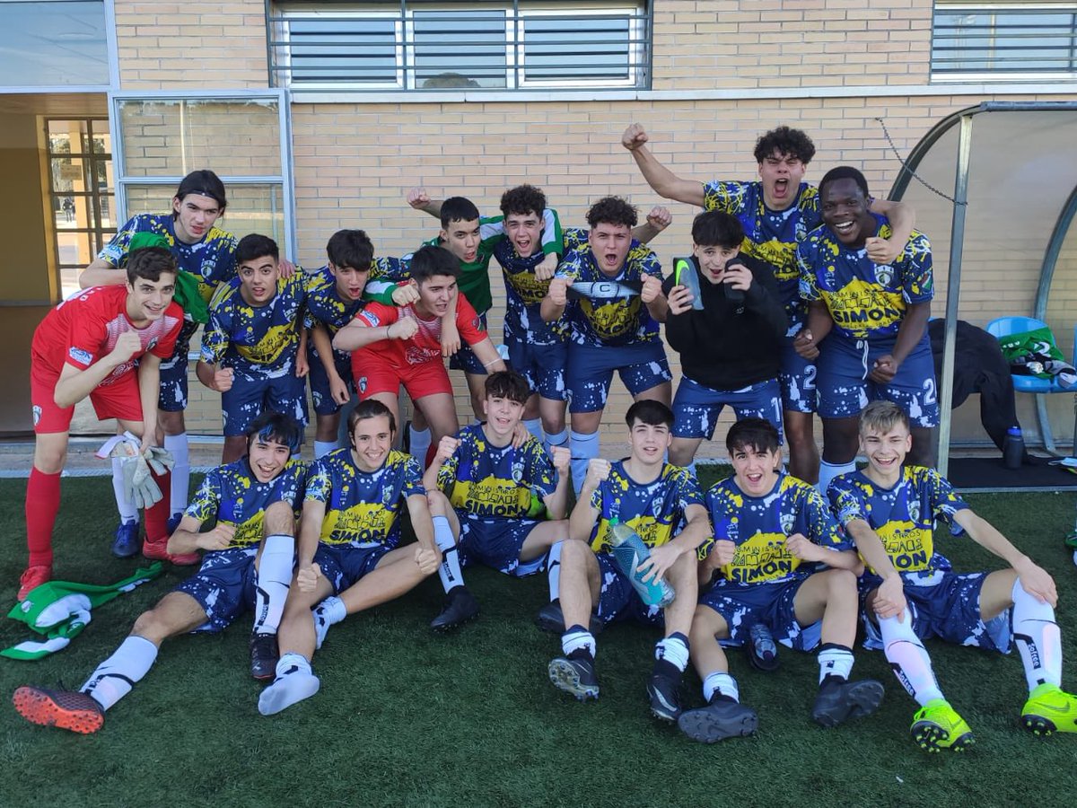 cf_ondarreta's tweet photo. ✌🏼VICTORIA!!!

Nuevo partidazo del equipo que suma 3 puntos ante el @efmo_boadilla y consigue su octava victoria y la segunda consecutiva. 

⚽️Guille
⚽️Alberto
⚽️Reyes 

💙💚 https://t.co/C4SCLGPpvM