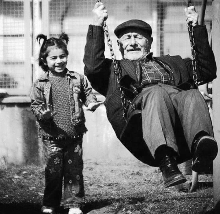 السن مجرد رقم، لا يُشكل حقيقتك أبدًا !
ربما تكون طفلاً بسن الستين، أو شيخاً بسن العشرين ..