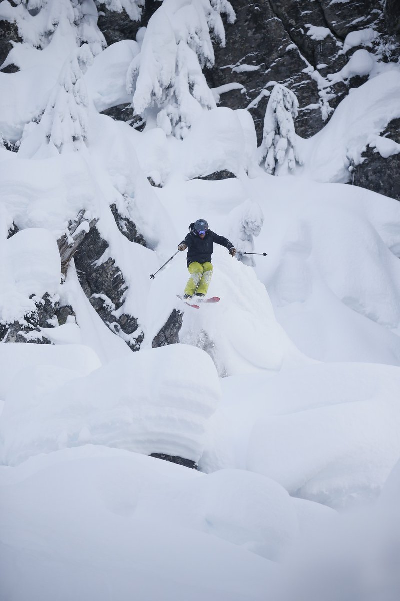 We're ready for a full day of FUN! We are open all day on this gorgeous Sunday, 9am to 10pm. Get those boards and skis waxed and ready to ride, it's going to be a great end to the week! ❄

Tickets can be purchased online or at our self serve kiosks on ... eshop.skibowl.com/tickets/