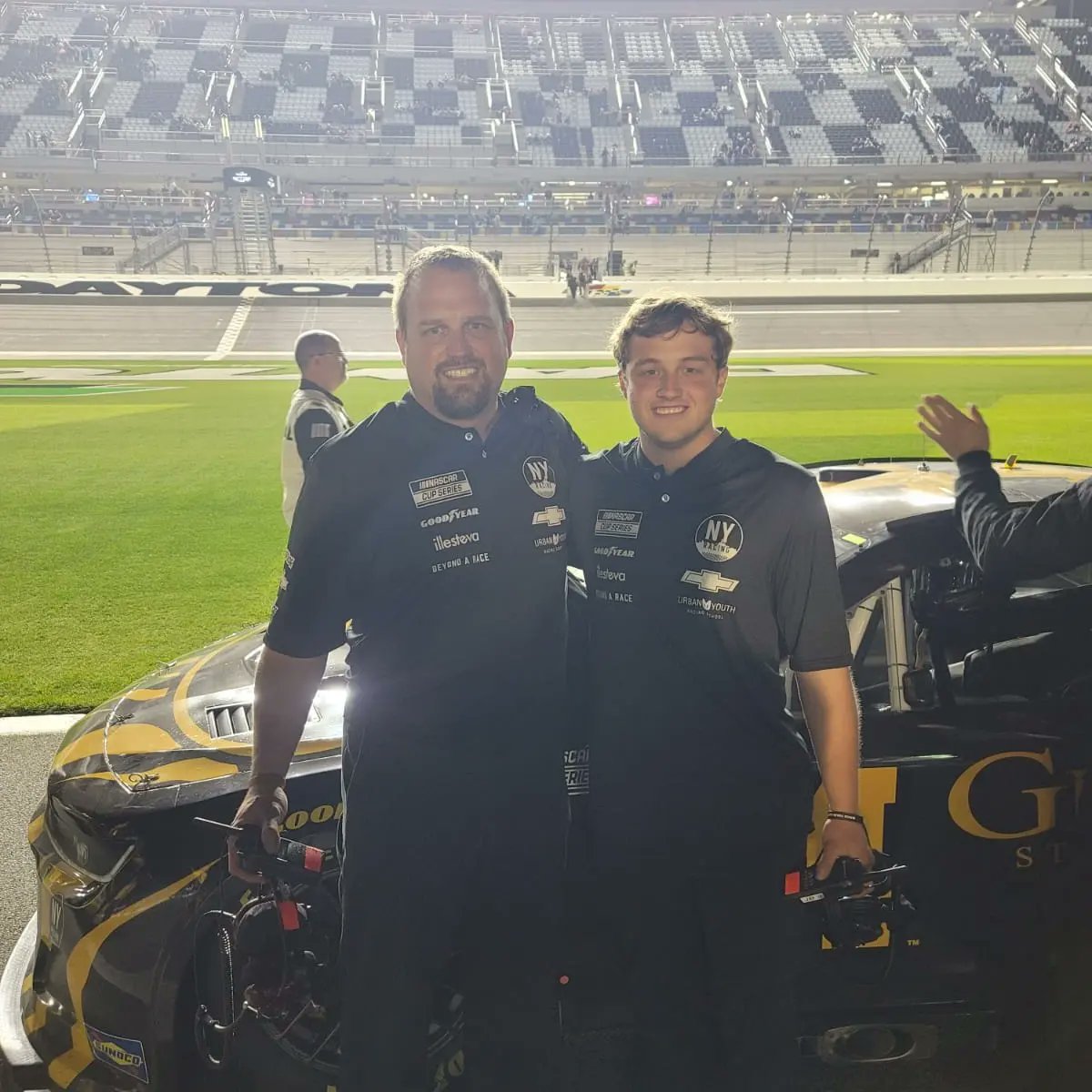 KodyRacing's tweet photo. Kody and Rudy have had the awesome opportunity to work on the @Nyracingteam #44 @NASCAR Cup Series crew this week at @DAYTONA !
@gbiffle is the driver and will start today's #DAYTONA500 in the 28th position.
Let's Go, Biff!! https://t.co/46H4OCV1uO