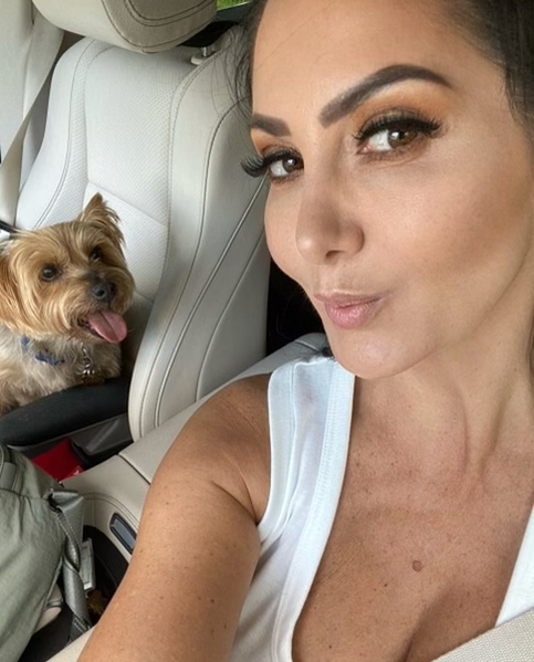 I'm pawsitive this is the cutest pic you'll see all day 🐾  #loveyourpetday https://t.co/FZhofID4xi<a href="/tag/loveyourpetday"class="tags"><span>#loveyourpetday</span></a>