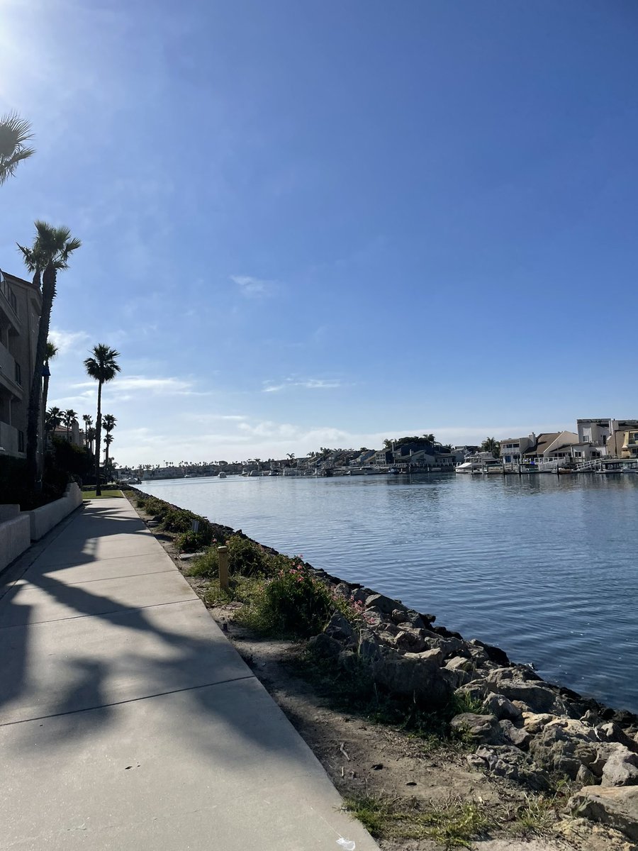 rebeccalipon's tweet photo. Happy Sunday!!! Beautiful run here at the Oxnard marina! #runCalifornia https://t.co/bZtKytgOfB