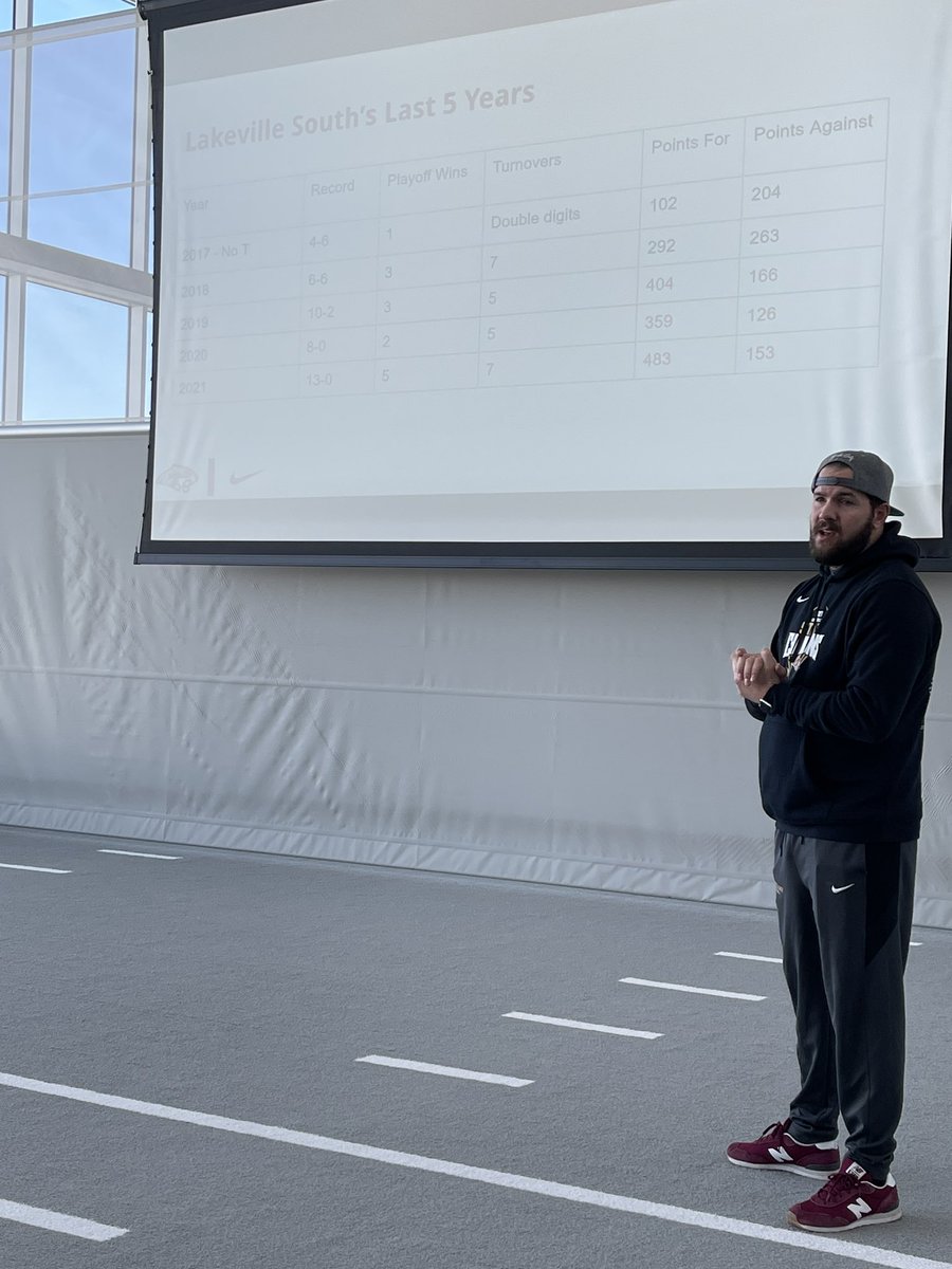 CoachRyanStene's tweet photo. I am thankful for the football community that invests in making coaches better.  Hats off to @LOScrimmage for hosting a DL clinic today at #traininghaus   Learned a lot from great minds like @CoachBenBurk &amp; @GMHansen29.  Thank you Ko and Ayo! https://t.co/6br2CyqhJ1