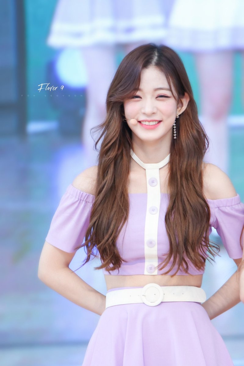 methinkslcy's tweet photo. not to be cheesy but i would die for her smile https://t.co/ujig3vSaE3