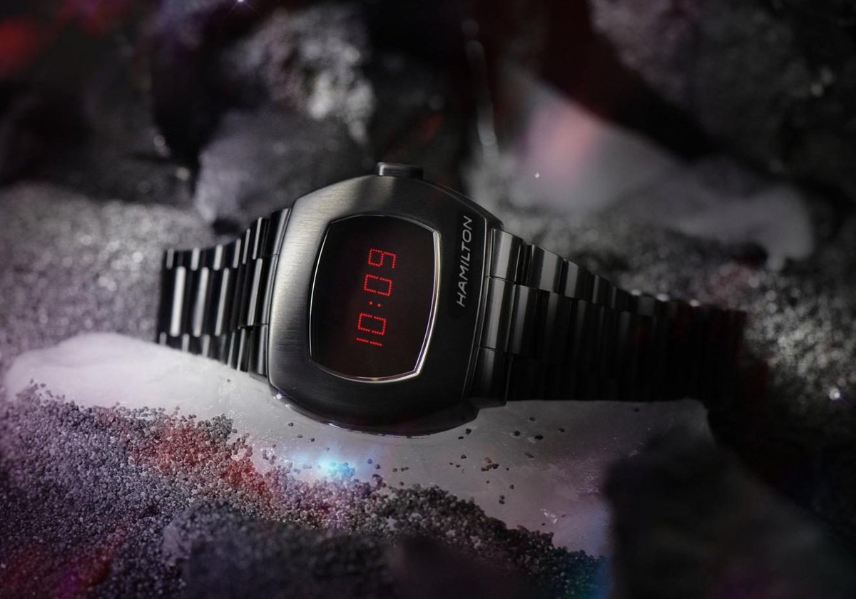 derelojes's tweet photo. Hamilton PSR Digital Quartz. La evolución de esta revolución digital continúa con un estilo vanguardista retro completamente negro https://t.co/qdgTv0BYN6 #hamilton #derelojes #hamiltonpsr https://t.co/inXAcNrRd5