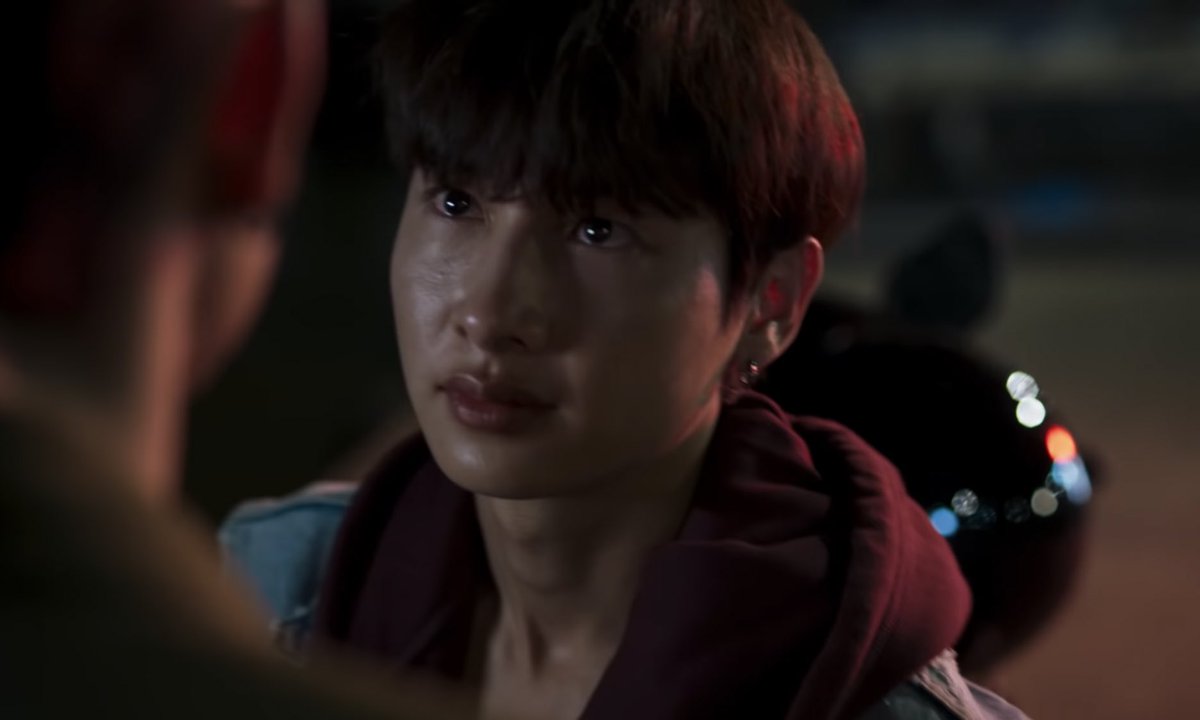 dany_urizar12's tweet photo. I wanna believe that from Black's expression he actually wants to protect his brother. but at the same time I think about "why Todd and Black are together in the next Ep" 🥲
#NotMeSeries #NOTME #notmeEp10 #OffGun https://t.co/ShSJVBft2t