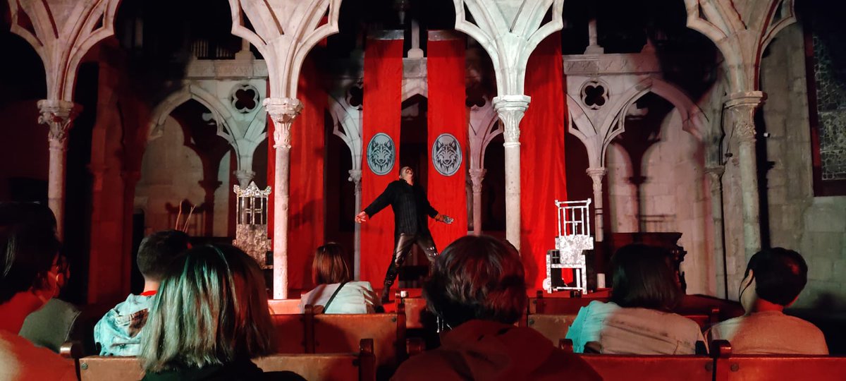 Luego les muestro más pero está ha sido mi favorita de ayer. Mira a <a href="/rosendogazpel/">rosendo</a>  sobre la escena en la Capilla gótica #CDMX #Teatro

 titusandronicus.boletopolis.com