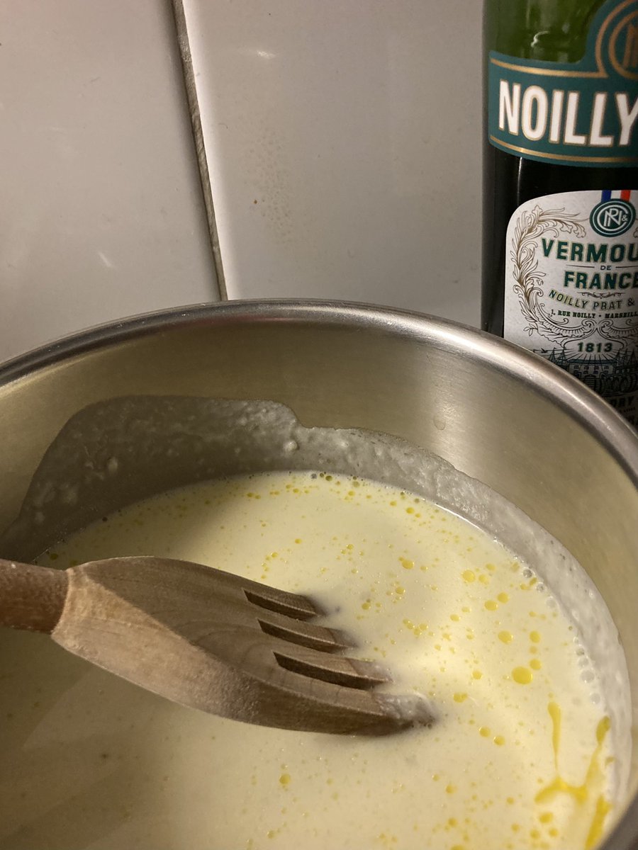 FranskMat's tweet photo. JordÀrtskockssoppa med rökt sidflÀsk. #söndagsmiddag Mumsich! #jordÀrstkocka #sidflÀsk #noillyprat #timjan #purjolök Velouté aux topinambours #topinambours #lard Noilly prat #poireau #vin #valpolicella #ripasso https://t.co/IvgIbC2fYn