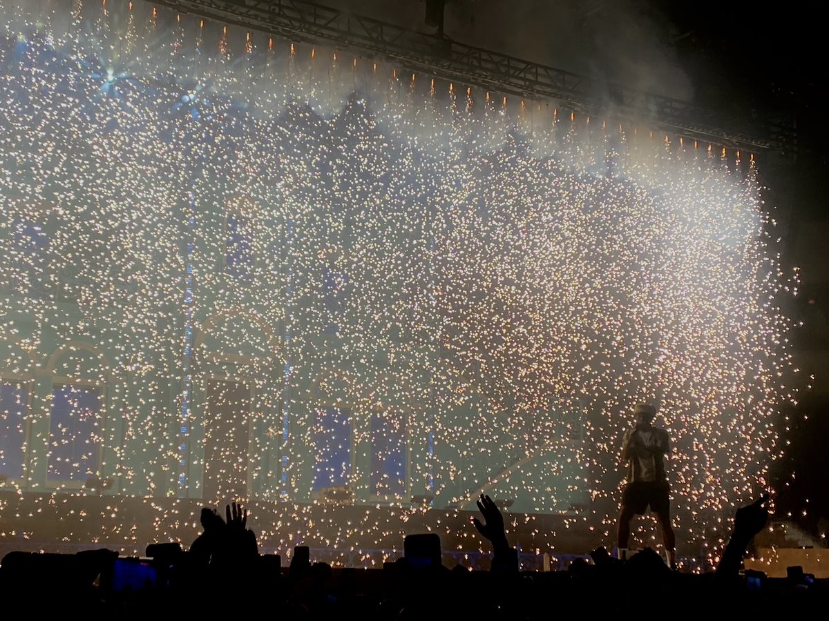 najaburas's tweet photo. one of the best concerts i’ve seen! https://t.co/139sFWv4xo