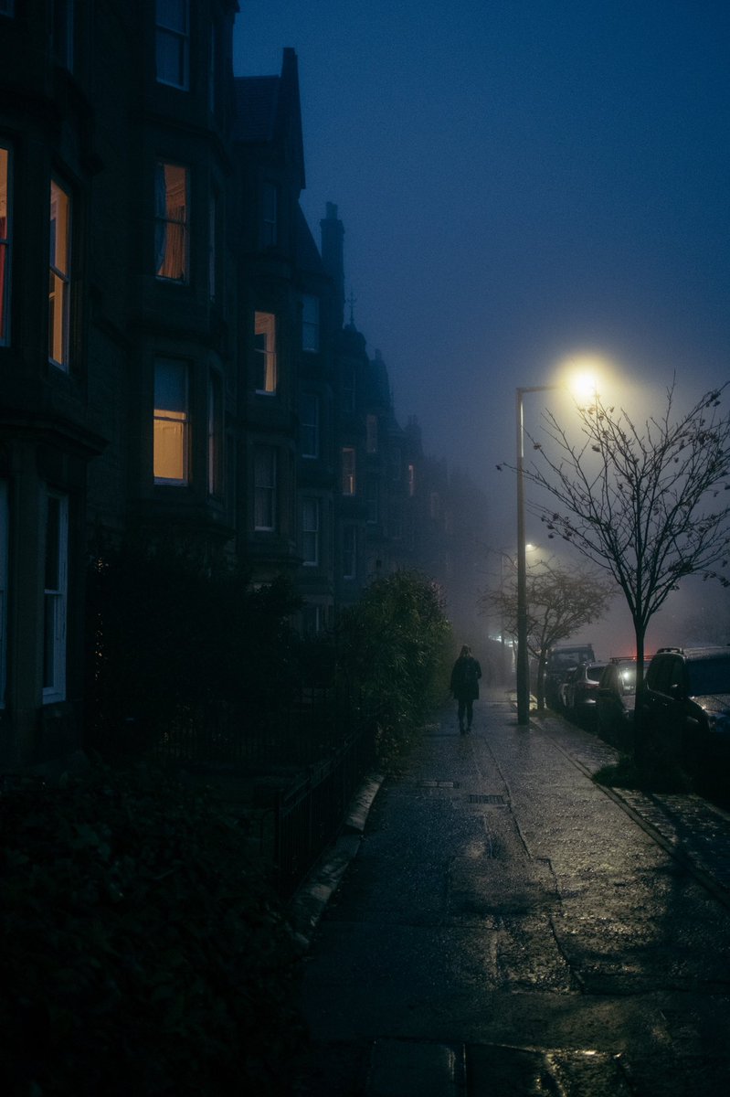 wandspja's tweet photo. Lost is a lovely place to find yourself
#edinburgh #streetphotography
@StreetEvolution @streetphotofdn https://t.co/Iewl9N41I9
