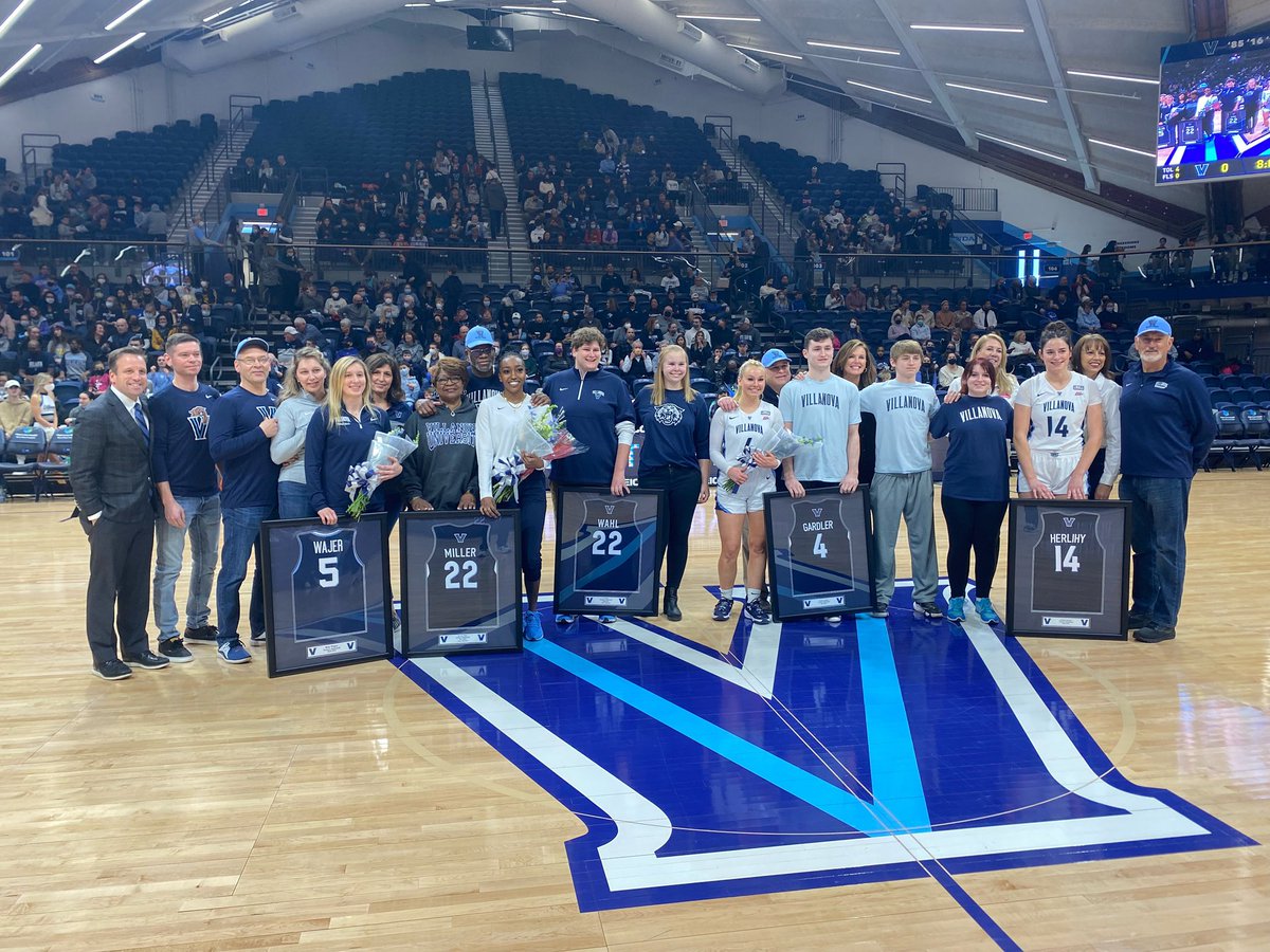 MarkJackson_NU's tweet photo. Senior Day for @novawbb Tremendous gratitude for all you do on and off the court!!! https://t.co/6S57tnMXlV