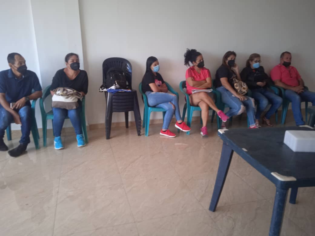Edgar26Lucena's tweet photo. #20Feb se le dictó taller de formación política a la estructura de @UNTPCONCEPCION para fortalecer a los miembros dicha directiva parroquial del municipio Iribarren dirigido por el ING Felix Ereu @partidoUNT https://t.co/rDvH69SGj9