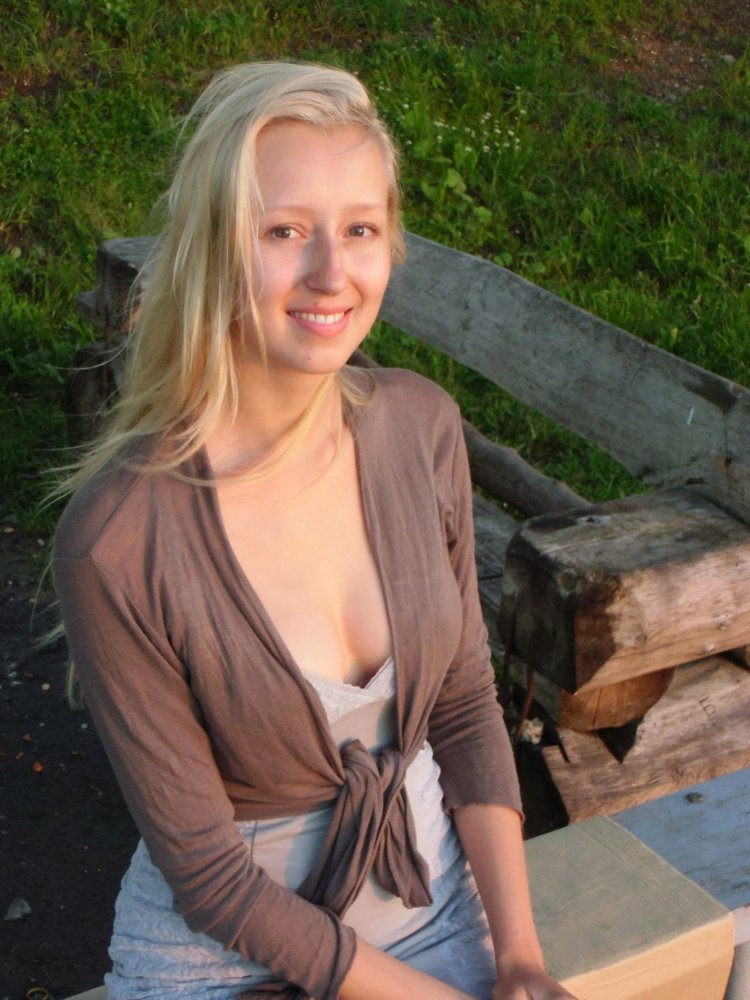 UkrGirlsDating's tweet photo. Elena, 28 - Belarus

Don't miss the chance to meet many cute, beautiful and interesting girls from the countries of the former USSR. Thousands of girls will meet men on our dating site right now! - https://t.co/7ybSvCCO7n https://t.co/akzBQ3Bpq7