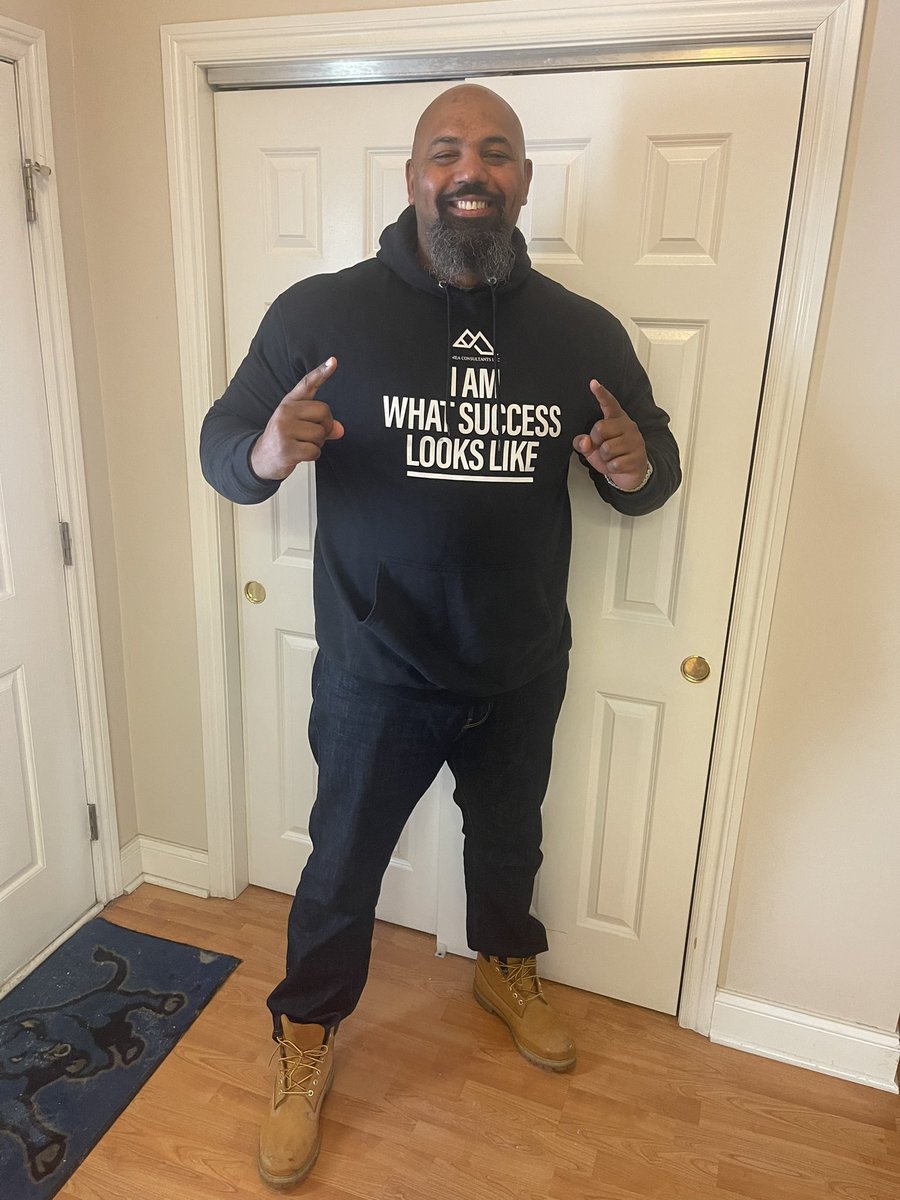 MarcksRemarks's tweet photo. I am, You are, We are, What Success Looks Like!
Get your hoodie today!
Let’s Go!!
#1speakerintheworld #DrSuccess #SuccessAcademy #successfamily https://t.co/19GX83FavI