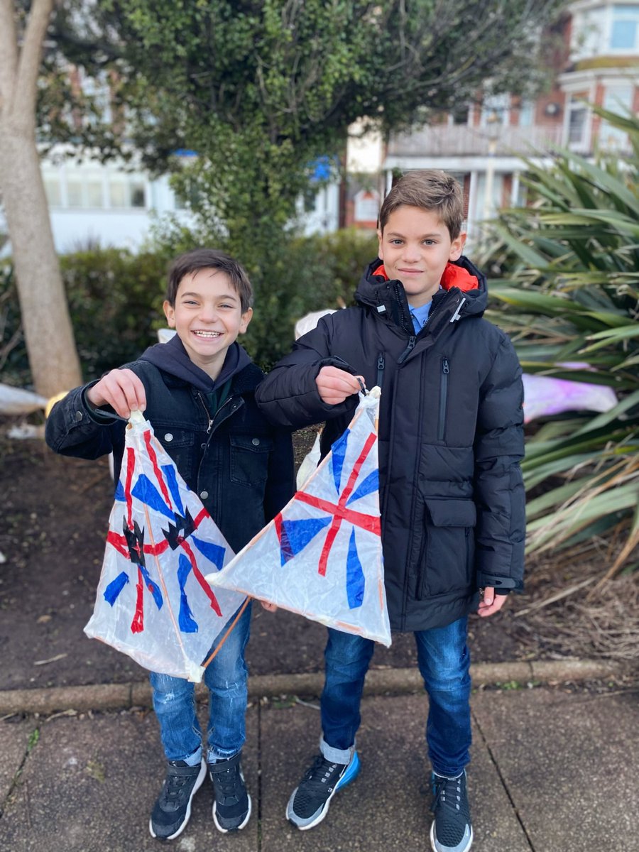 fontaura's tweet photo. Fun at the EASTBOURNE JUBILEE LANTERN FESTIVAL @VisitEastbourne https://t.co/agdA7Fsq0k