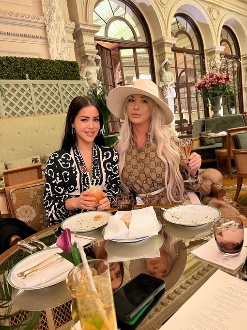 Caviar date with @ItsAlinaLopez ? https://t.co/FAzvgoB9JK