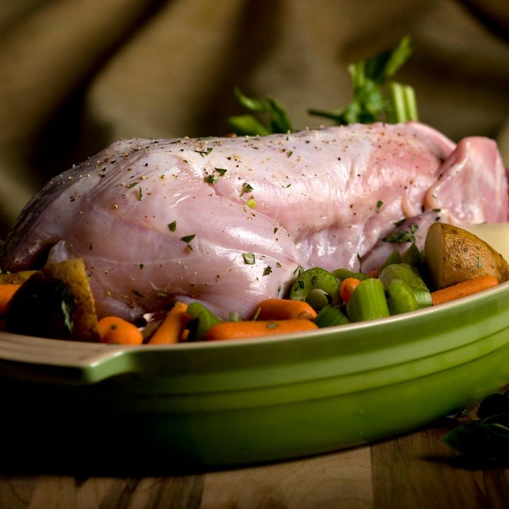 DArtagnanFoods's tweet photo. ⭐️⭐️⭐️⭐️⭐️ "I love trying new things in the kitchen. Made this rabbit and it was so good." - Home cook in Salem, OR
Tender and mild, our whole rabbits are perfect for roasting or frying. Try this chef favorite at home: https://t.co/k420pyo2Bj https://t.co/viRT7wH2kg