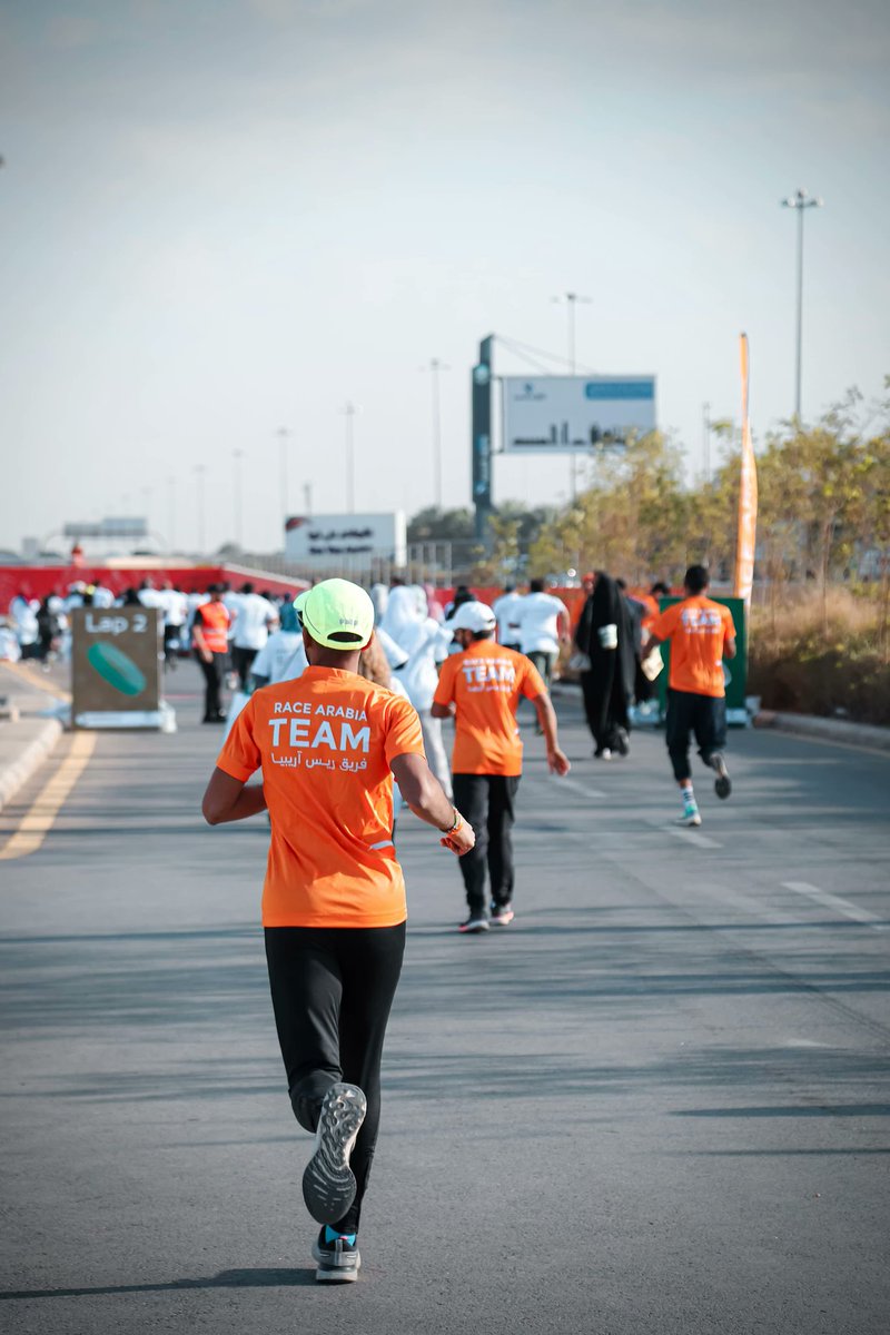 RaceArabia's tweet image. ختاما...
كان هذا الحدث مميزًا بشكل خاص لمساهمته في التوعية عن موضوع هام. ساعد السباق نفسه ، بالإضافة إلى الحملة المصاحبة له ، في التوعية بأهمية وجود أجهزة الإنعاش في جميع الأماكن العامة تحسباً لحالات الطوارئ ، بل إنها ساعدت في تعليم الناس كيفية استخدامها🙏🤩