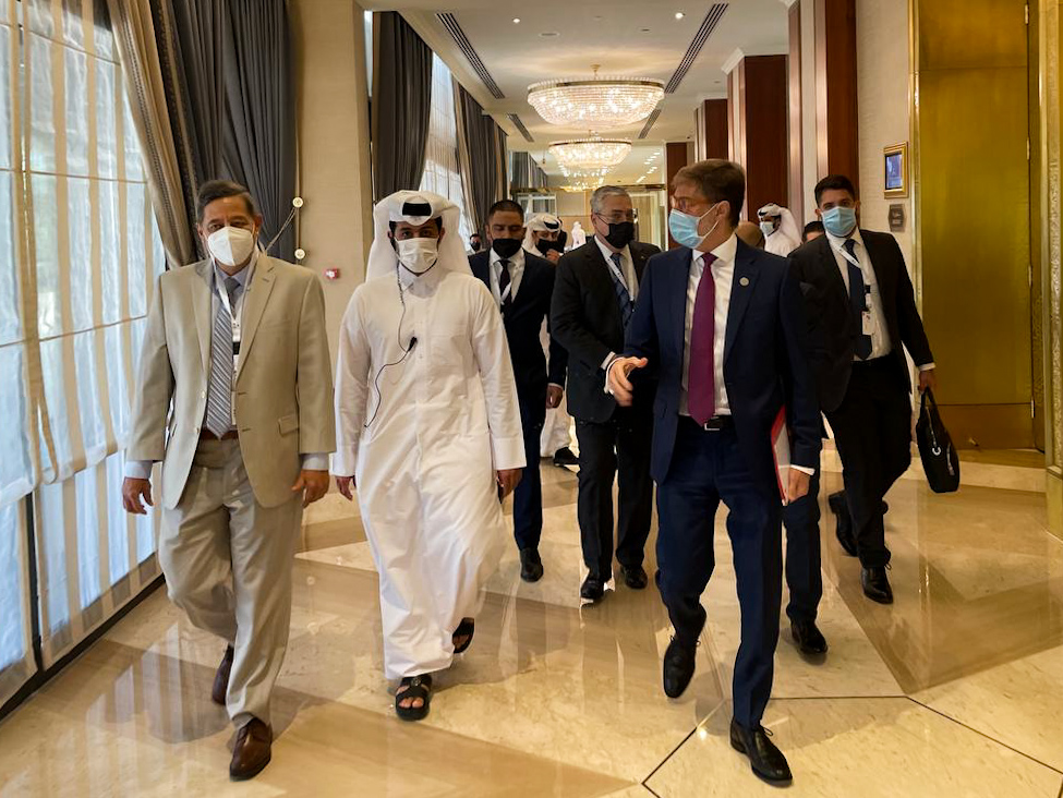 #EnFotos| Delegación venezolana integrada por el Canciller Félix Plasencia, el Presidente de PDVSA, Asdrúbal Chávez y el Embajador Giuseppe Yoffreda participa en la VI Cumbre de Jefes de Estado y Gobierno del Foro de Países Exportadores de Gas (GECF), en Qatar.

#20Feb