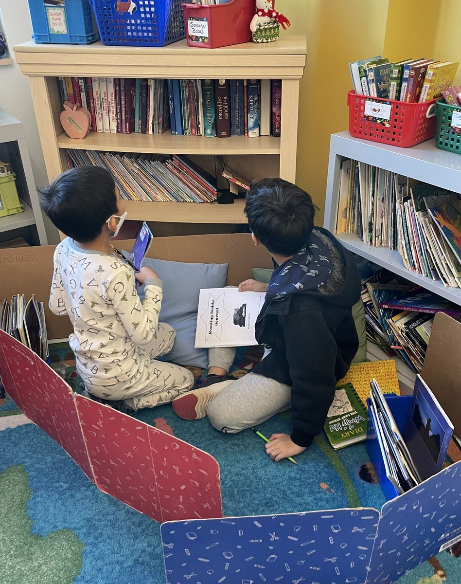 mrsnsmith4's tweet photo. Reading buddies on pajama day! #febvacationherewecome https://t.co/aYUmQoRUfA